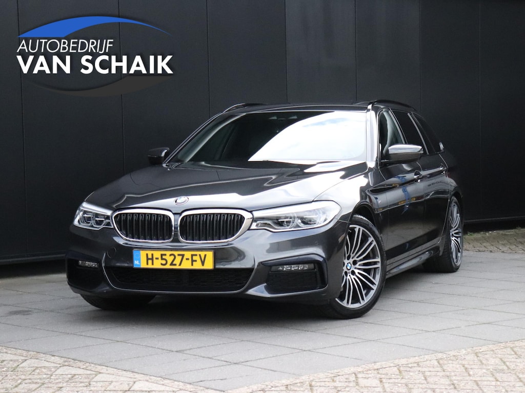 BMW 5-Serie Touring 520i | M SPORT | LEDER | MEMORY | PANO-DAK | HEAD-UP | CAMERA | APPLE CARPLAY | STOELVERW. | CRUISE | NAVI |