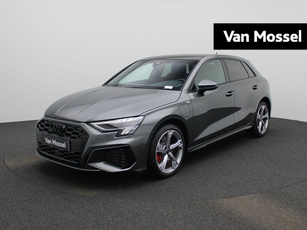 Audi A3 Sportback 45 TFSI e S edition Competition 245 PK | S-line | Panoramadak | Automaat | Navigatie | Smartphone interface | Climate Control | Stoelverwarming | Lichtmetalen velgen |