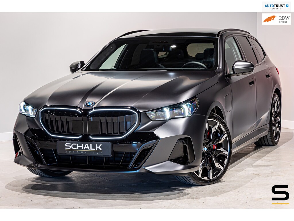 BMW 5-Serie Touring 550e xDrive|Full|Fiscaal aantrekkelijk