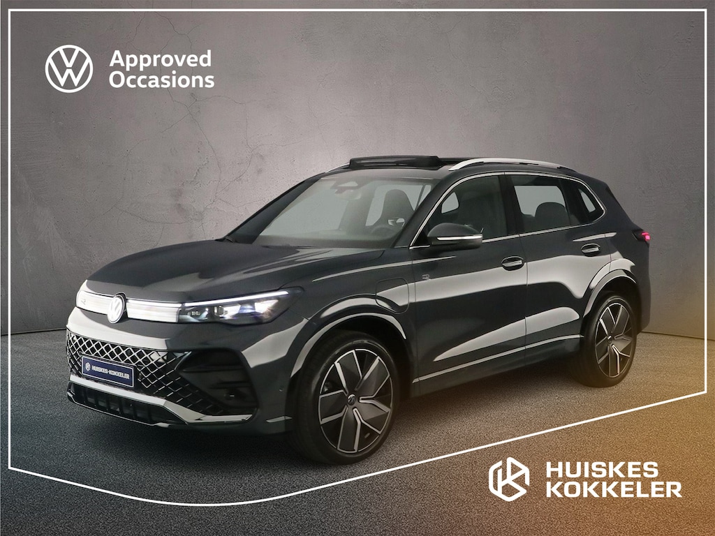 Volkswagen Tiguan R-Line Edition 1.5 TSI eHybrid 272pk DSG Automaat Trekhaak, Panoramadak, Adaptive cruise control, Elektrische achterklep, LED koplampen, Achteruitrijcamera