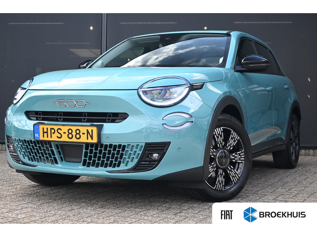 Fiat 600 1.2 Hybrid Urban 110pk | Pack Style + Winter + Comfort | Navigatie | Achteruitrijcamera | Draadloos Apple Carplay & Android Auto | Keyless Entry & Start | !!
