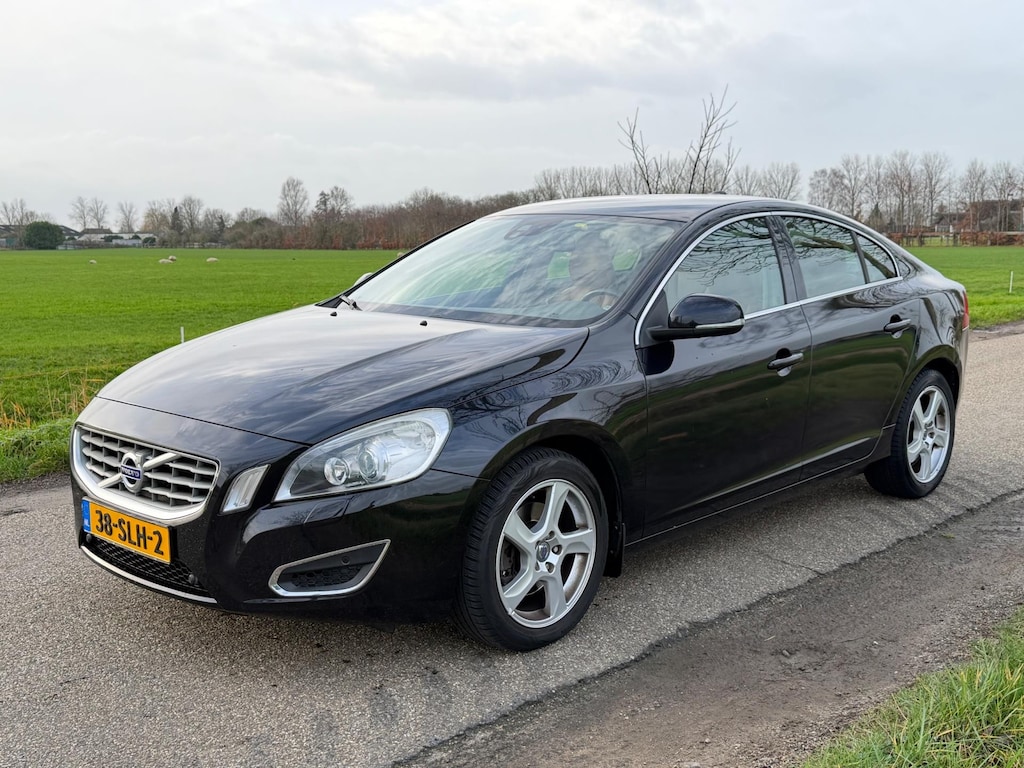 Volvo S60 1.6 T4F Summum AUT 1e Eigenaar APK 10-2027 Leder