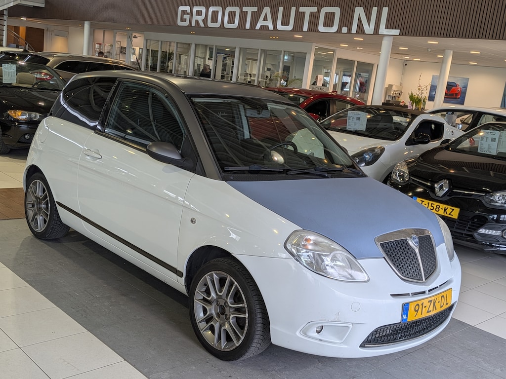 Lancia Ypsilon 1.4-16V Sport Airco, Stuurbekrachtiging