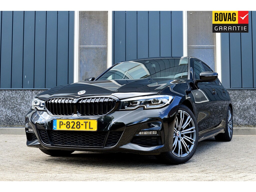 BMW 3-Serie 320i M-Sport Rijklaarprijs-Garantie Leder Led Camera Navigatie 50 Jahre Edition