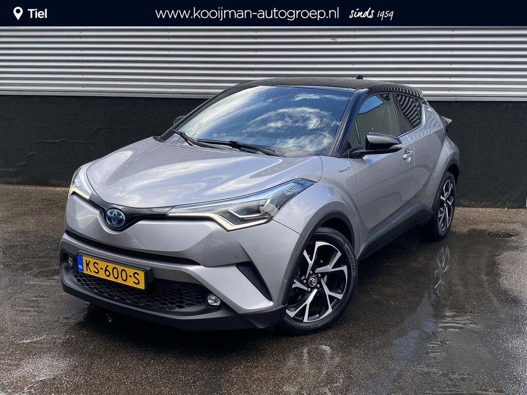 Toyota C-HR / C-HR+ 1.8 Hybrid Bi-Tone Plus Stoel- & stuurverarming, navigatie, dodehoek detectie, JBL Premium audio, Volledig dealeronderhouden, achteruitrij camera, adaptieve cruise control
