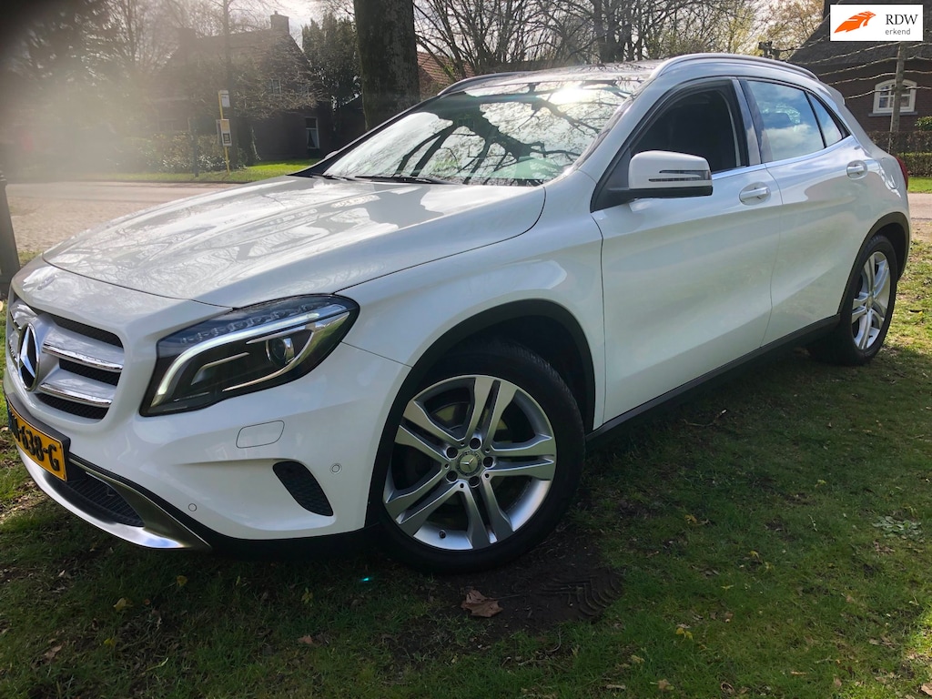 Mercedes-Benz GLA 180 Night Edit.Plus/PANO/Topstaat!