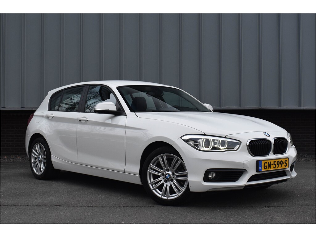 BMW 1-Serie 120i Aut. 177PK | Leder | Navi | NL Auto | Deal. Onderhoud | Xenon/LED