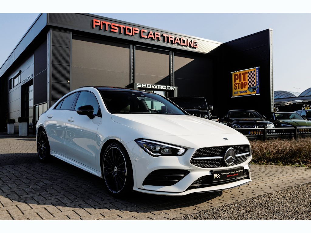 Mercedes-Benz CLA 200 AMG, 163PK, Sfeerverlichting, Camera, 19" INCH, Stoelverwarming