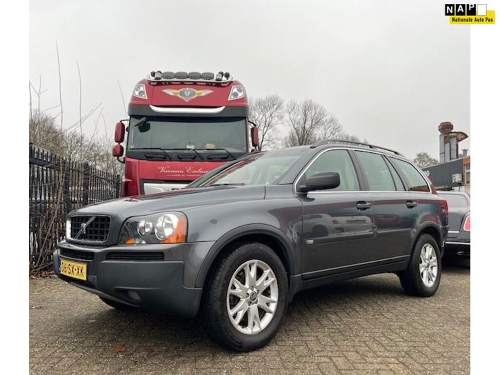 Volvo XC90 2.5 T Momentum 5p./NAP/2e Eigenaar/Youngtimer/Trekhaak/Leder/Stoelverwarming/Cruise/Airco/Bluetooth