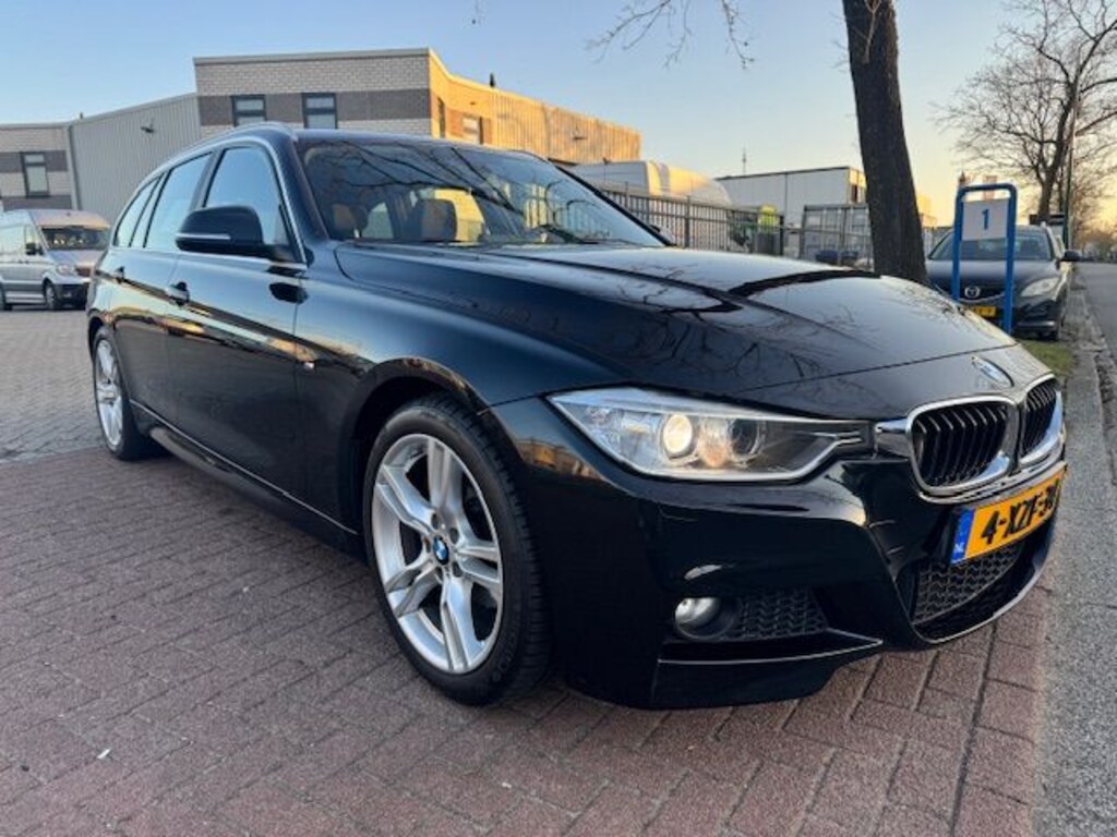 BMW 3-Serie Touring 316i M Edition Executive Airco/ECC,Cruisecontrol,Navigatie