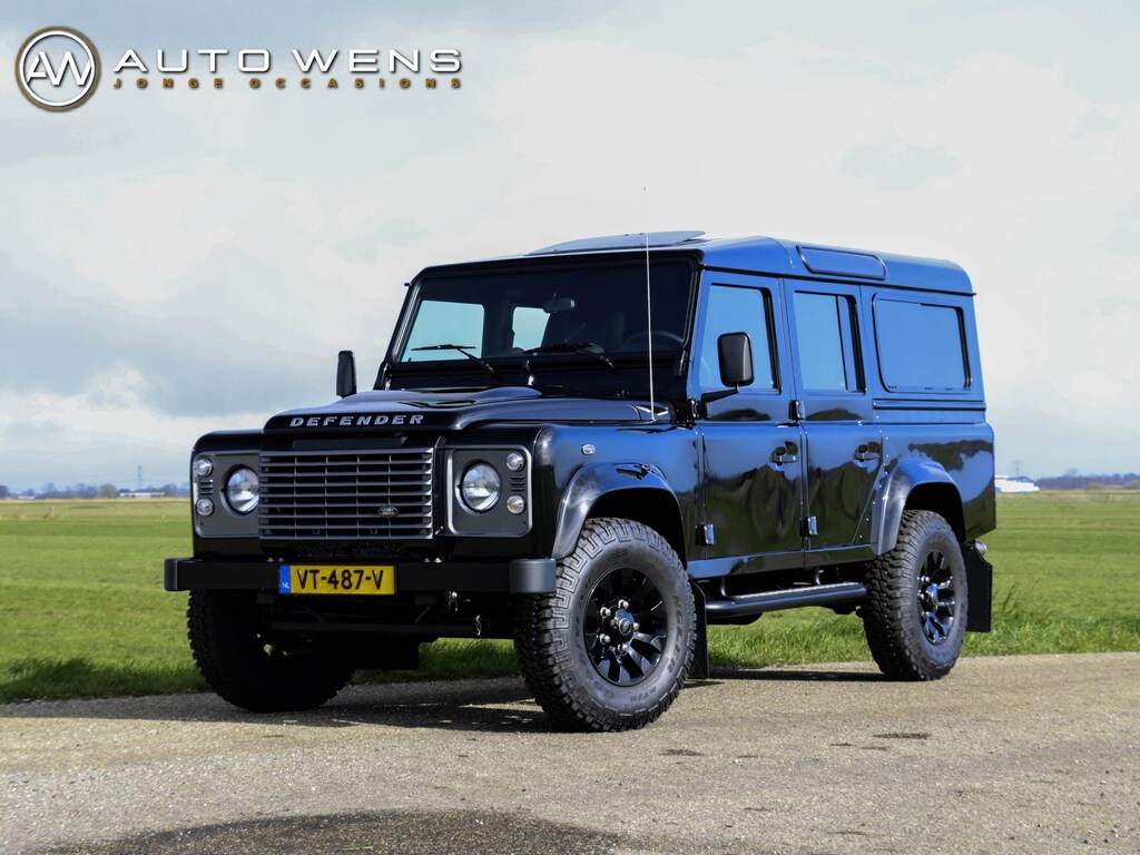 Land Rover Defender 2.2 D SW 110" XTech | 6.575 KM | in Concoursstaat