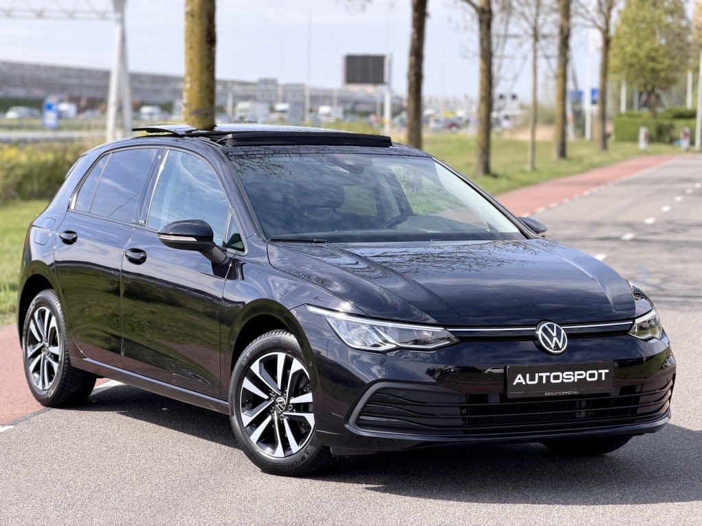 Volkswagen Golf 1.5 eTSI 150pk Pano Navi ACC Sfeerverlichting