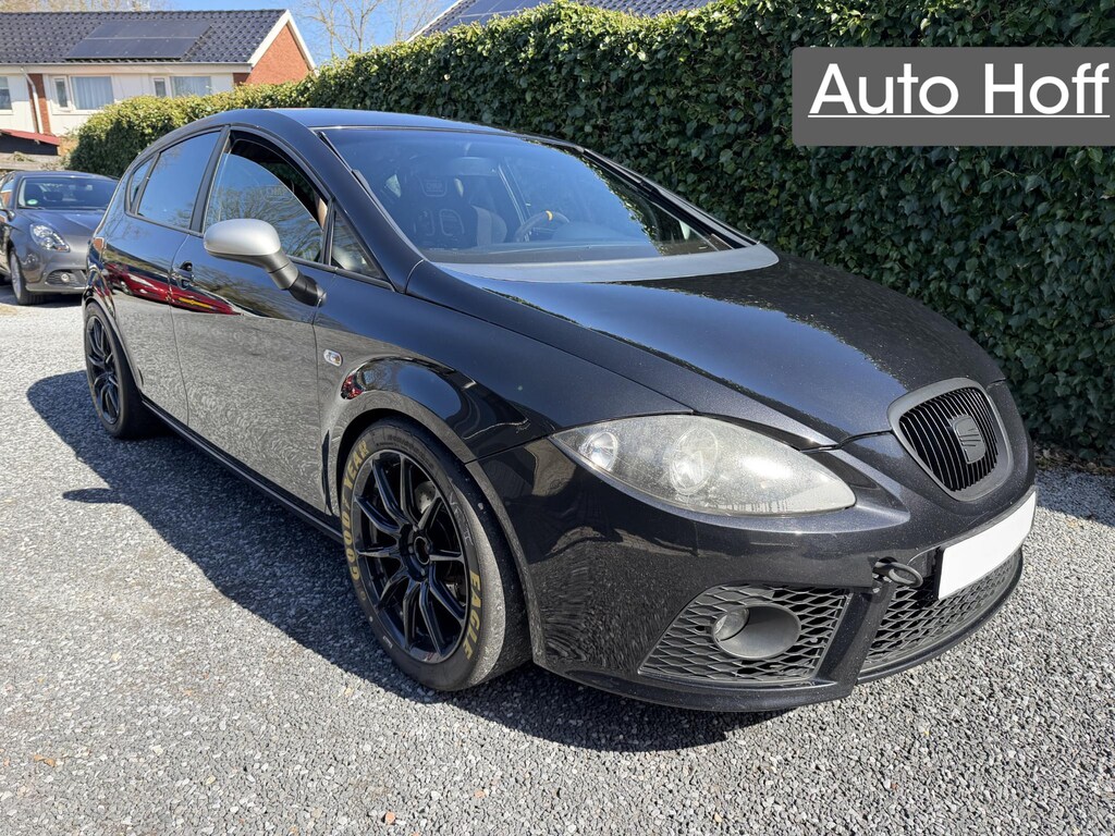 SEAT Leon 2.0 TFSI FR | Raceauto / Trackday | FIA Rolkooi | 320 PK / 500 Nm | Race klaar! | OMP FIA Race Stoelen | Nieuwe koppeling + Vliegwiel | Nieuwe Distributieriem | Met kenteken!