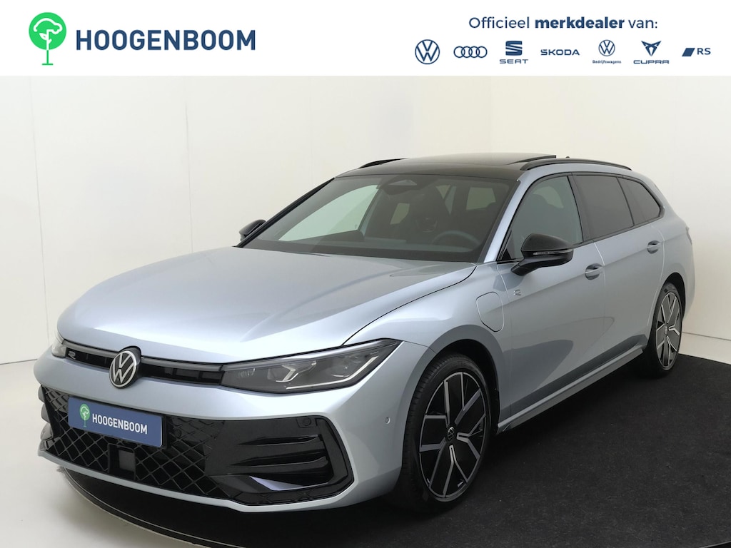 Volkswagen Passat Variant R-Line Edition - eHybrid | 'App-Connect' draadloze smartphone integratie | Afstandscontrolesysteem (Front Assist) | Automatische afstandsregeling (Adaptive Cruise Control)