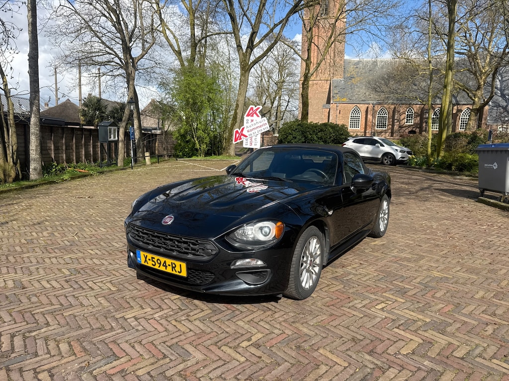 Fiat 124 Spider 1.4 MultiAir Turbo. Wij zijn altijd de goedkoopste met de beste Vakgarage BOVAG service.