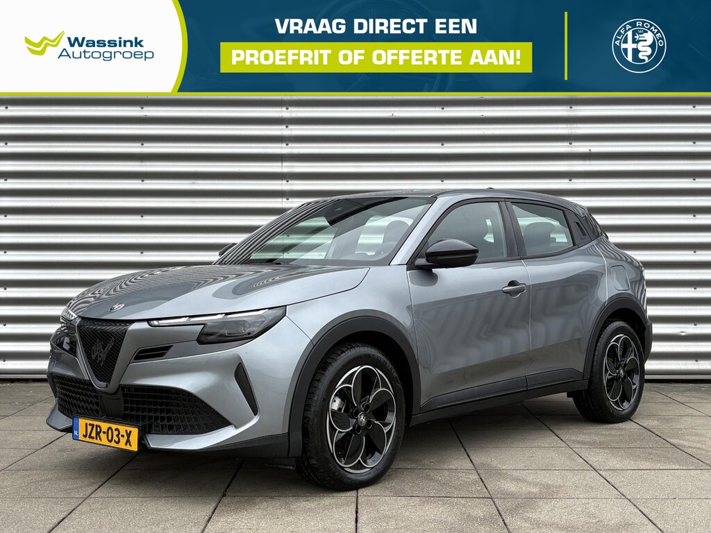 Alfa Romeo Junior Elettrica 54 kWh Navigatie | LED | lichtmetalen Velgen | Climate Control