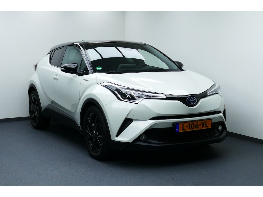 Toyota C-HR / C-HR+ 1.8 Hybrid Executive. Bi Tone, Navi, Camera, StoelVerw, 18"LMV, Afn Haak