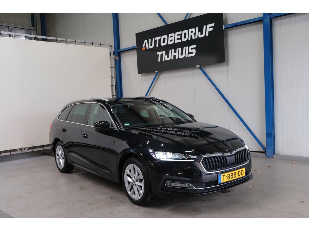 Skoda Octavia Combi 1.0 e-TSI Business Edition Plus Automaat - N.A.P. Airco, Cruise, Navi, PDC, Stoelverwarming, Carplay.