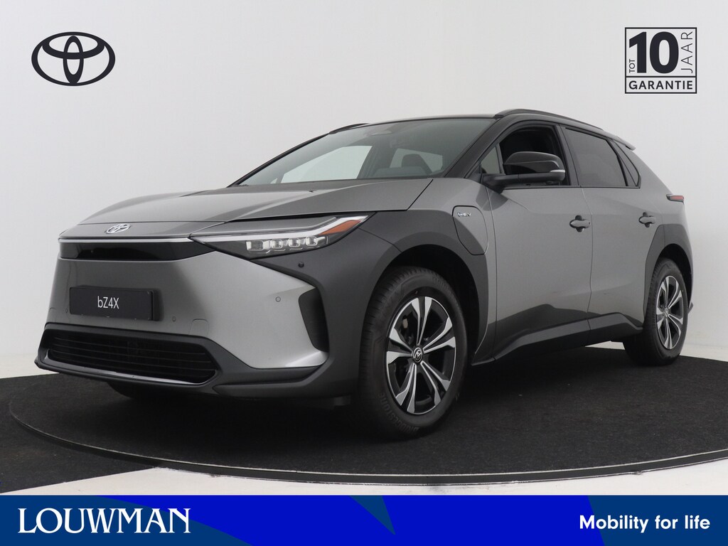 Toyota BZ4X Dynamic 71 kWh | BTW voertuig | Panoramadak | Dodehoek detectie | 360 camera | Elektrische achterklep | stoel+stuurverwarming | Parkeersensoren voor+ achter |