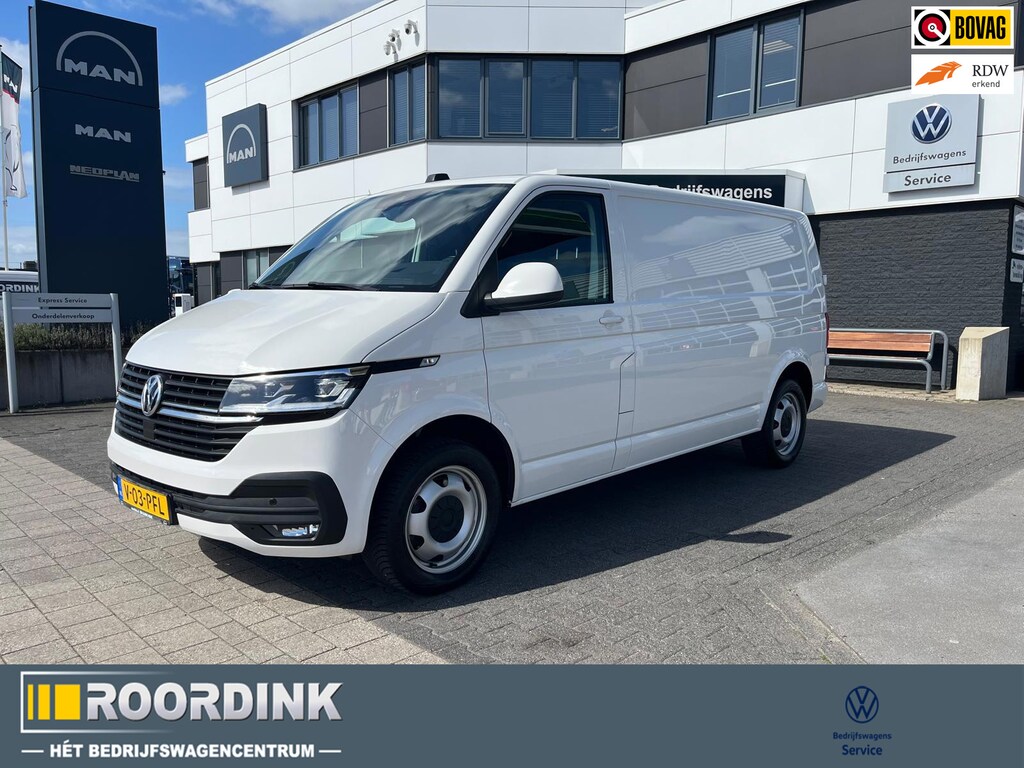 Volkswagen Transporter T6.1 150 pk DSG L2 - 3200 kg uit. Bumpers in kleur, LED , Trekhaak, Navi, stoelverwarming