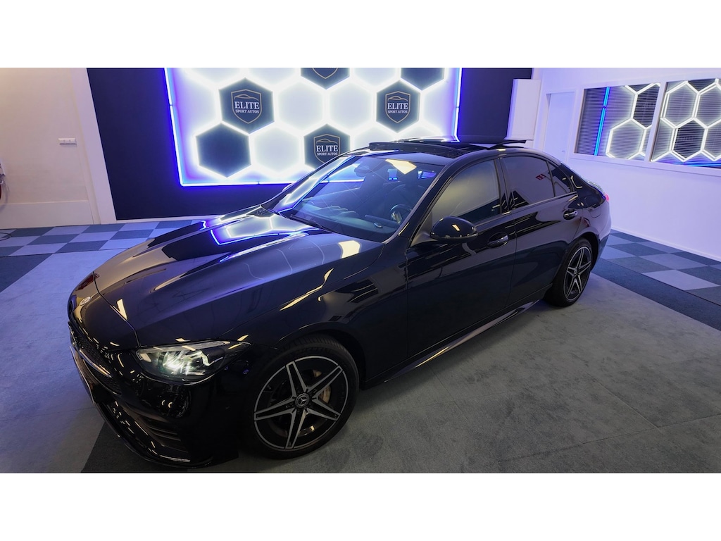 Mercedes-Benz C-klasse 300 e AMG Line | Plug-in Hybrid | Camera | Navi | Stoelverwarming | 18” AMG
