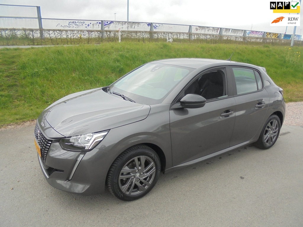 Peugeot 208 Peugeot 208 1.2 benzine Pure Tech airco lmv pdc navigatie 39.000km