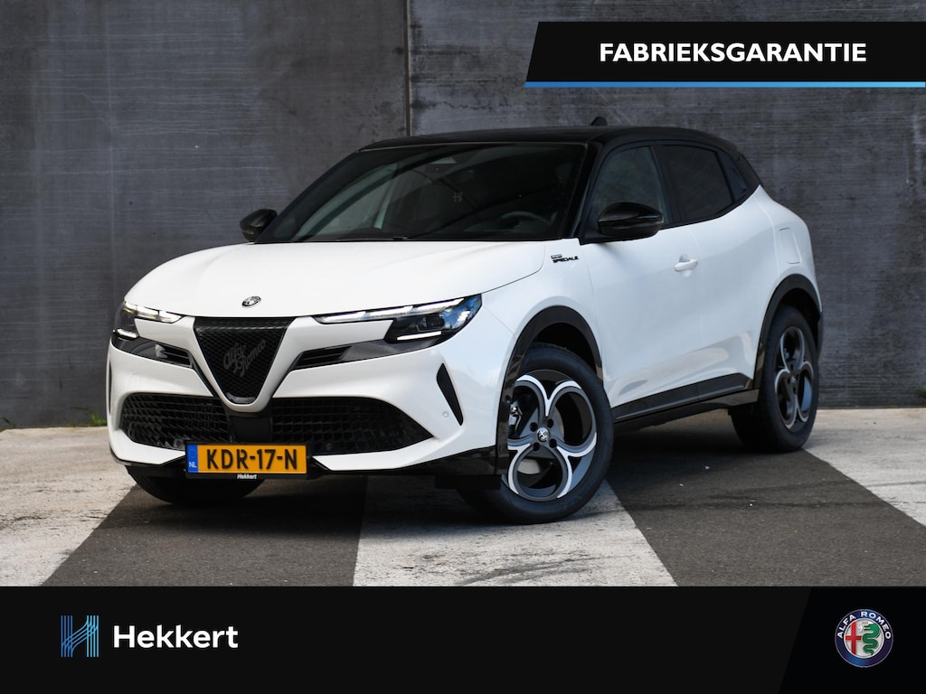 Alfa Romeo Junior Ibrida Sport Speciale 1.2 Turbo Hybrid 145pk Automaat SCHUIF-DAK | ADAPT. CC | DODE HOEK | PDC + CAM. | STOELVERW.