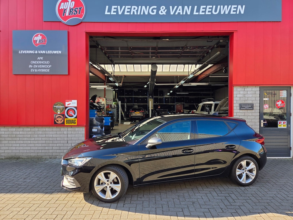 SEAT Leon 1.5 eTSI FR Business Intense Automaat/ Stuur en stoel verwarming/ Navigatie/ Adapt. Cruise control/ Rijklaaprijs!