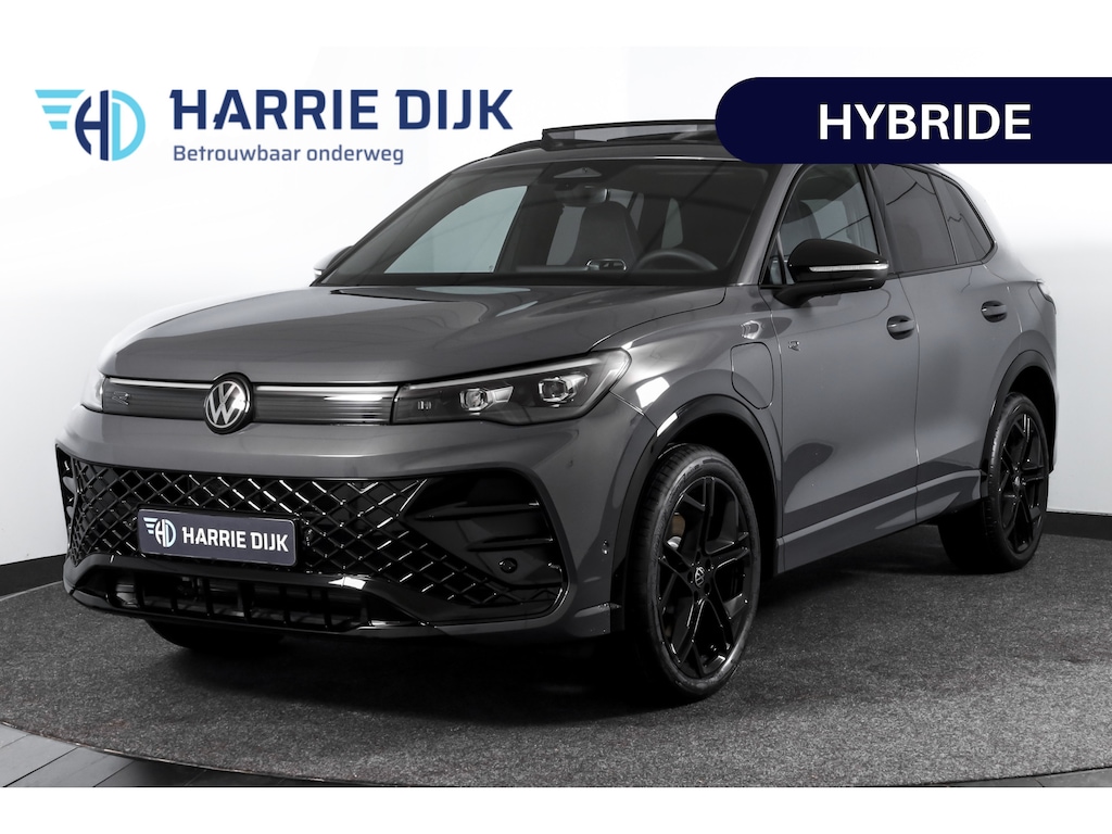 Volkswagen Tiguan 1.5 eHybrid 272 PK R-Line | Black Style | Elek. Trekhaak | S/K-panodak | Adapt. Cruise | Stoel-+stuurverw. | App. Connect | Camera | PDC | LM 20" | 8355