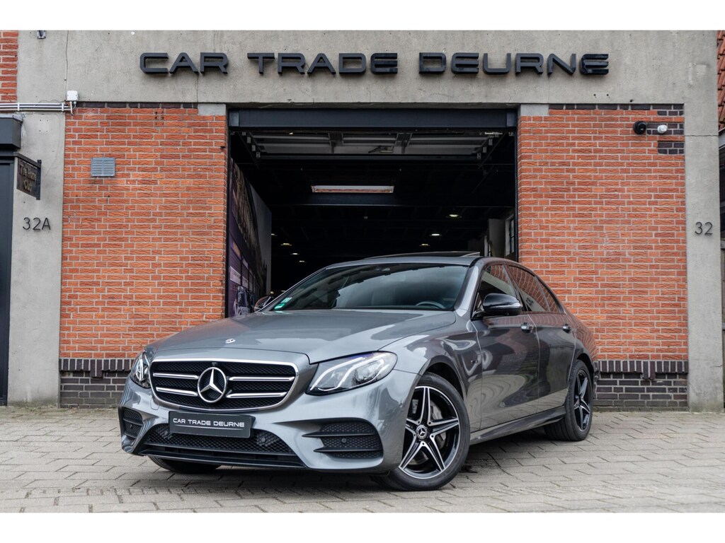 Mercedes-Benz E-klasse 300 e AMG Pano / Burmester / 360