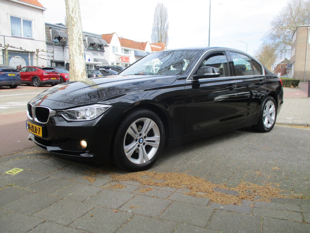 BMW 3-Serie 320i EfficientDynamics Edition Upgrade Edition / AIRCO / LEER / NAVI / NL.AUTO / NW-STAAT / 145dkm