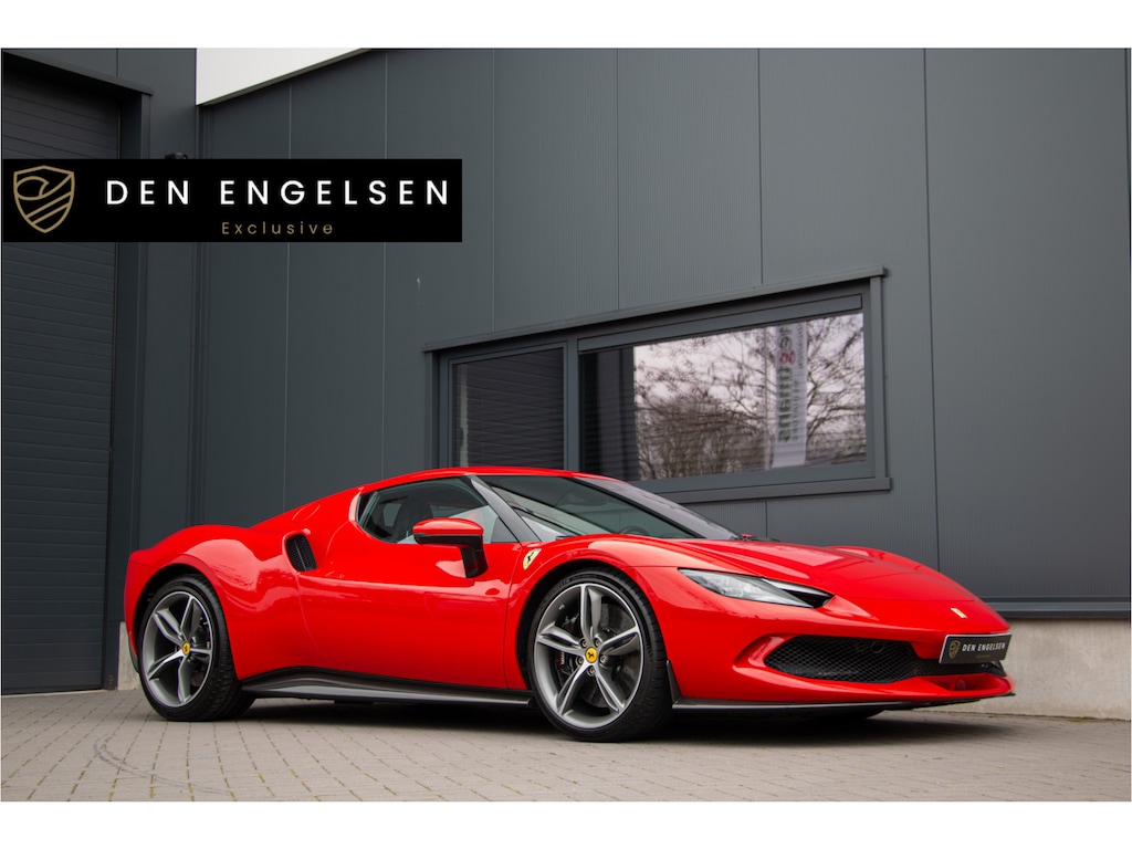 Ferrari 296 GTB 3.0 V6 Rosso Corsa | Lift | JBL | Ceramic | Passenger Display | Head Up | Carbon | Dealer | Apple Carplay | Camera | 830PK | Onderhoudscontract Ferrari 2029 | PPF Neus | Scuderia Ferrari Shields |