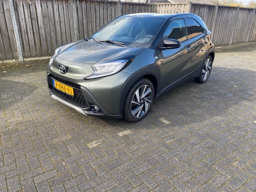 Toyota Aygo X 1.0VVT-i MT Envy CLIMA NAVI JBL HALF LEER NL-AUTO