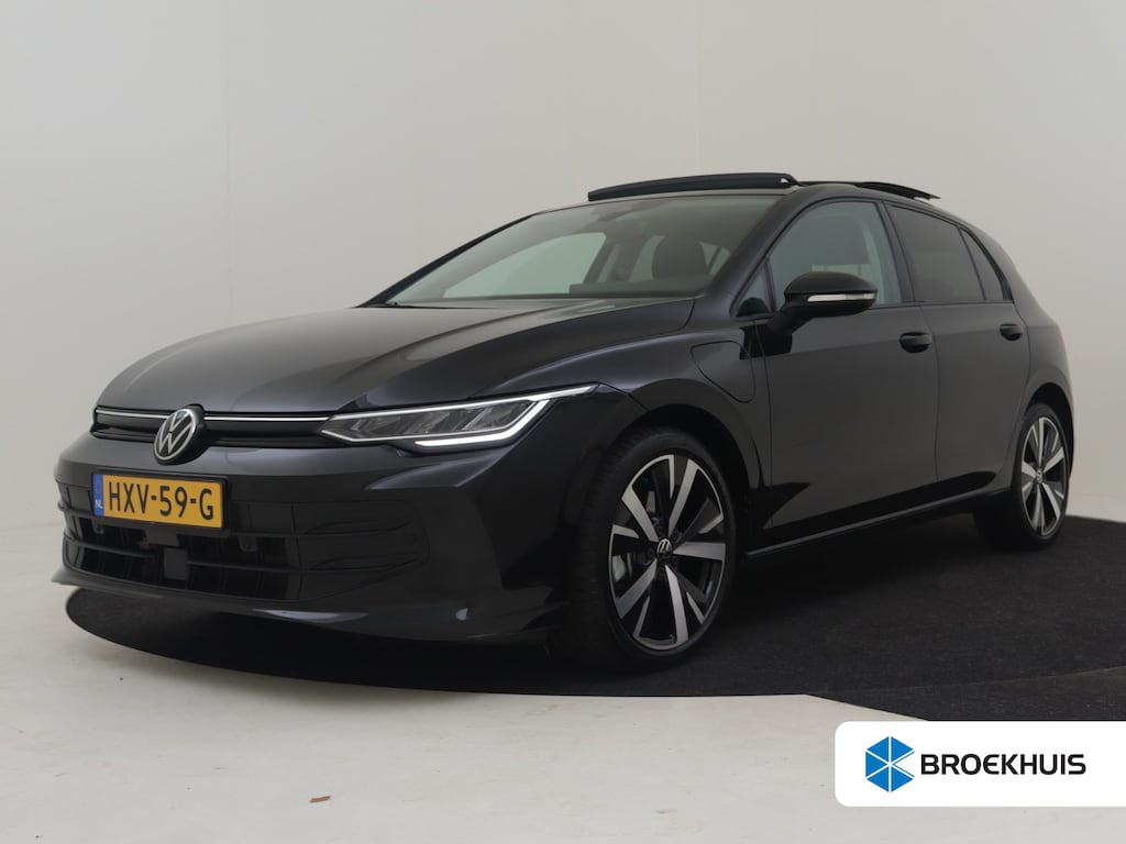 Volkswagen Golf 1.5 eHybrid Life Edition 204Pk DSG/AUTO | Panorama-dak | SOH 100% l Achteruitrijcamera | Apple carplay Android auto | DAB | Parkeer  assistent |18"LMV