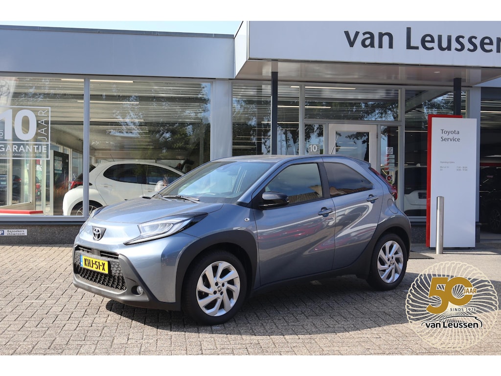 Toyota Aygo X 5-DEURS CLIMA KEYLESS STOELVERW PARK.SENSOREN V+A CAMERA AD-CRUISE APPLE/ANDROID