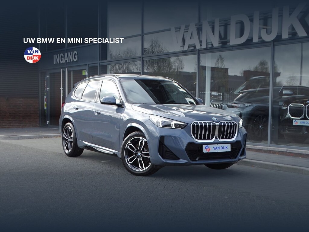 BMW X1 sDrive20i M Sport Pano.Dak Head-Up Harman/Kardon 360 Camera Park-Plus Leder Driving Ass. Adaptief M-onderstel 19"LM Velgen