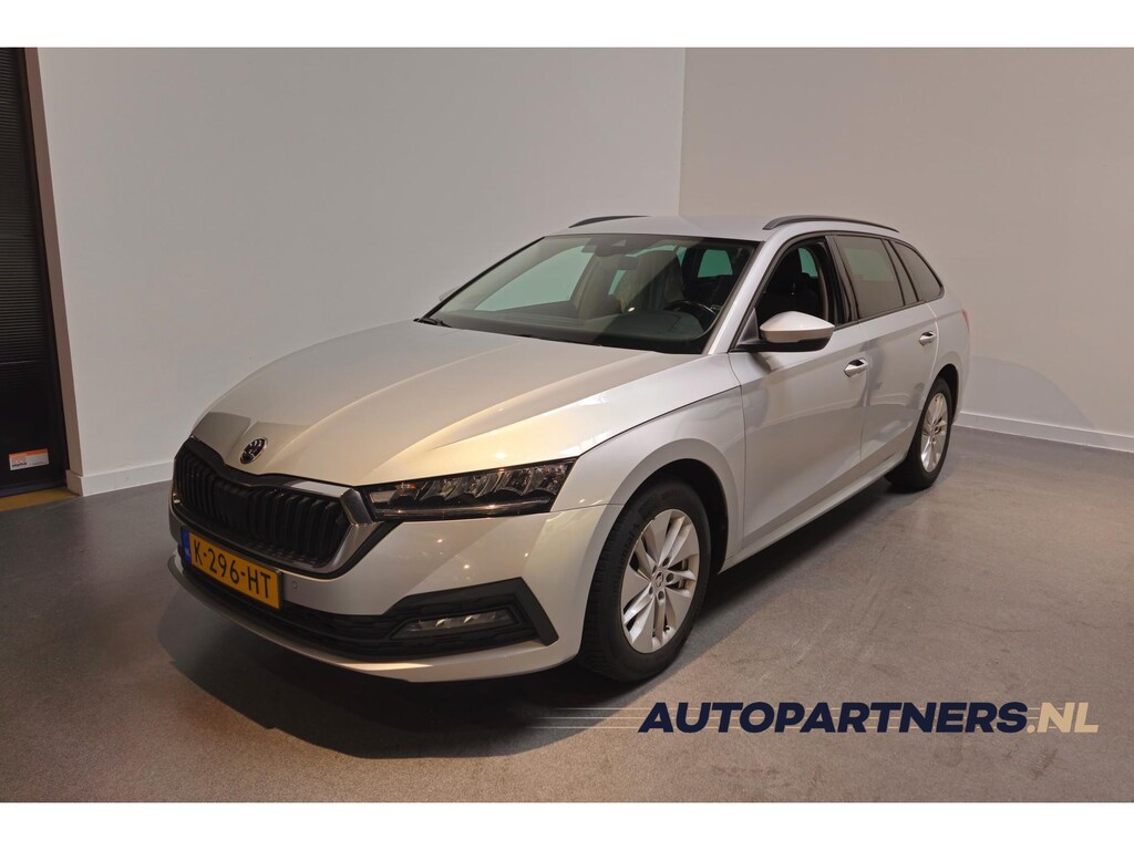 Skoda Octavia Combi 1.0 e-TSI Business Edition - Apple Carplay/Android Auto - Achteruitrijcamera - Navi