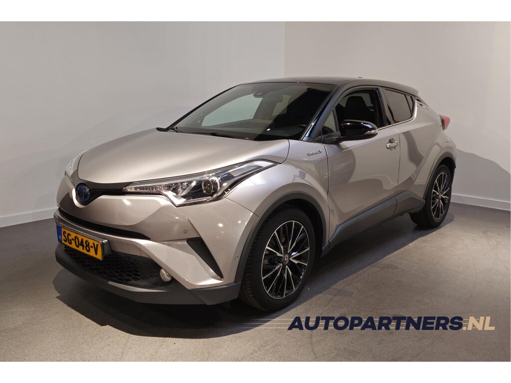 Toyota C-HR / C-HR+ 1.8 Hybrid Style Bi-Tone - Stoelverwarming - Adaptive Cruise - Dodehoekdetectie - JBL Audio
