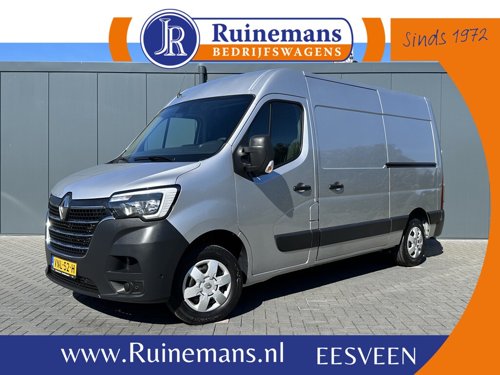 Renault Master T35 2.3 dCi 135 PK / L2H2 / 1e EIG. / TREKHAAK / 2x SCHUIFDEUR / CAMERA / AIRCO / CRUISE / BLIND SPOT