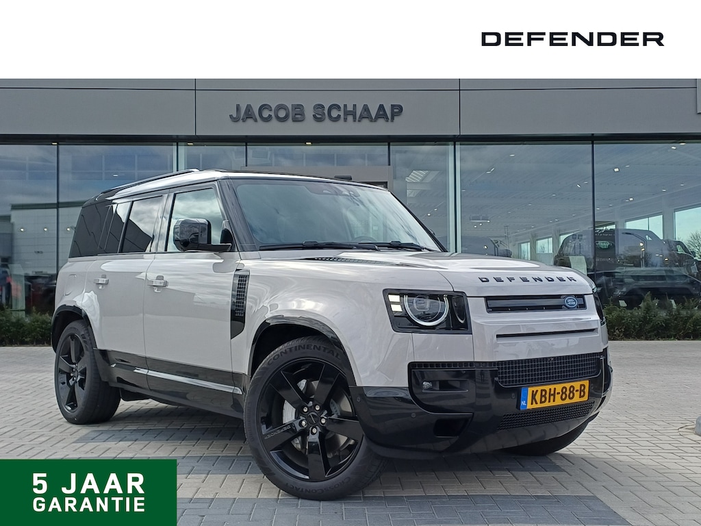 Land Rover Defender 110 2.0 P300e 110 Dynamic Edition | DEMO | Zeer compleet | Gekoelde voorstoelen | Elektr. trekhaak - 3.000kg |