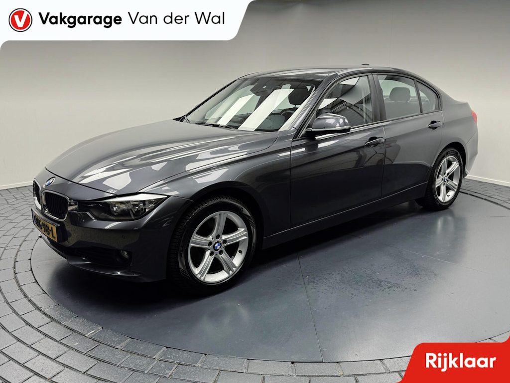 BMW 3-Serie 316i Trekhaak-Clima-Cr.contr-Stoelverwarming-Parkeersensoren-Lm17''velgen