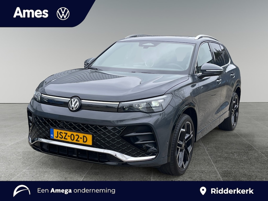 Volkswagen Tiguan R-Line Edition 1.5 eHybrid 204 PK | Panoramadak | Trekhaak | Stoel & Stuur verwarming |