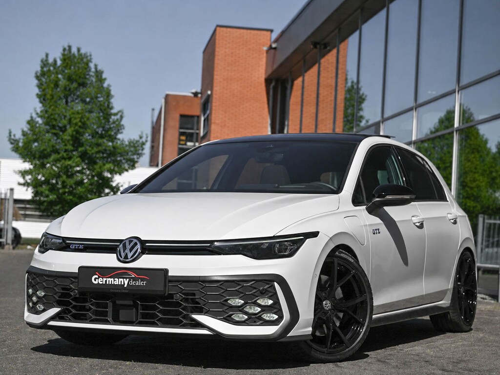 Volkswagen Golf 1.5 eHybrid GTE 272PK Leder Pano Tr-Haak Head-Up IQ-Light ACC 18-Inch VOL!