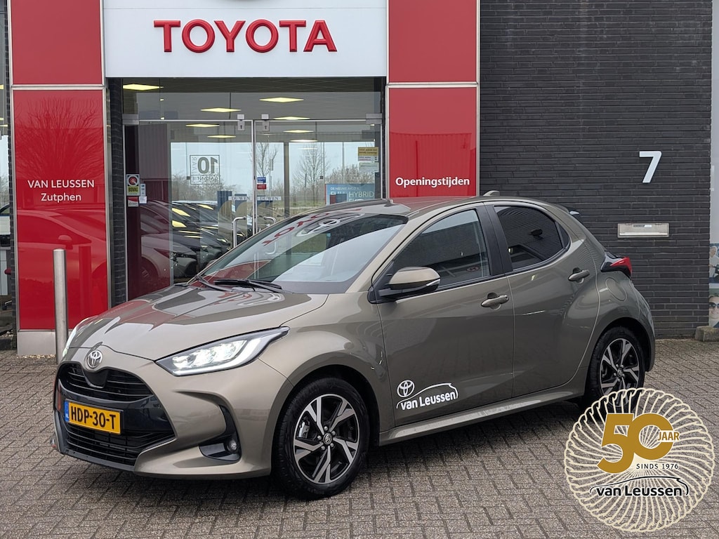 Toyota Yaris 1.5 Hybrid 115 First Edition LM-VELGEN AD-CRUISE NAVI CAMERA PRIVACY-GLASS