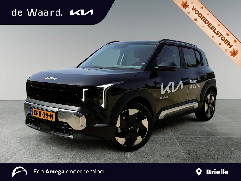 Kia EV2 Plus Advanced 42.2kWh 147pk | 5-ZITS | SCHUIF/KANTELDAK | ELEKTR. VERST. BESTUURDERSSTOEL | HARMON KARDON AUDIO | 18'' LM-VELGEN | LED | EXTRA GETINTE RAMEN | STOEL + STUURVERW. |