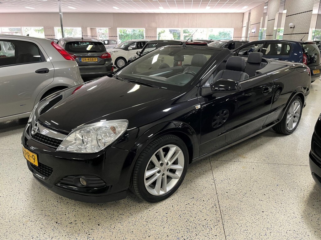 Opel Astra TwinTop Cabrio 1.8 Enjoy Airco Cruise Keyless Afnb Trekhaak