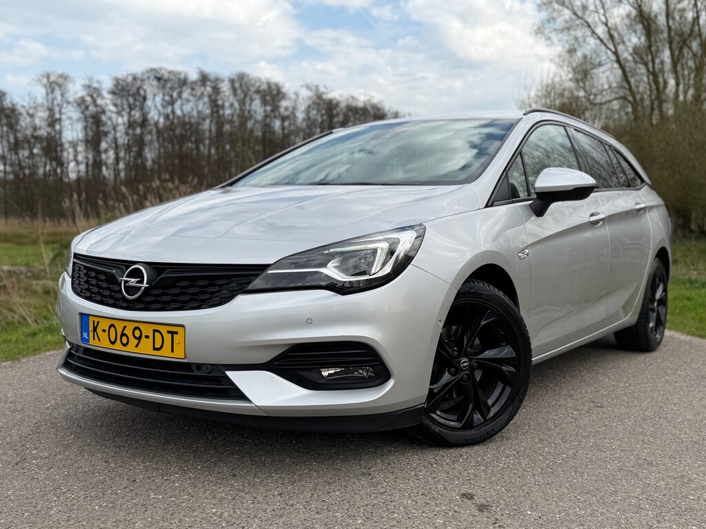 Opel Astra Sports Tourer 1.2 Ultimate / 1ste Eigenaar / Navigatie / Achteruit camera / Stoel en Stuur-verwarming / Cruise Control