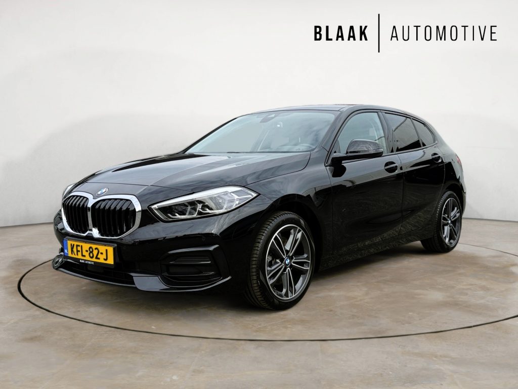 BMW 1-Serie Limousine 118i Sport Line Apple/Android draadloos | Automaat | Climate Con