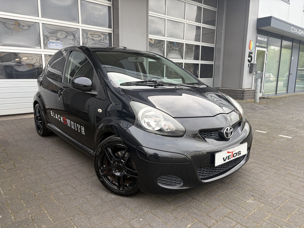 Toyota Aygo 1.0-12V Cool/Black-White/ AIRCO / 5DRS