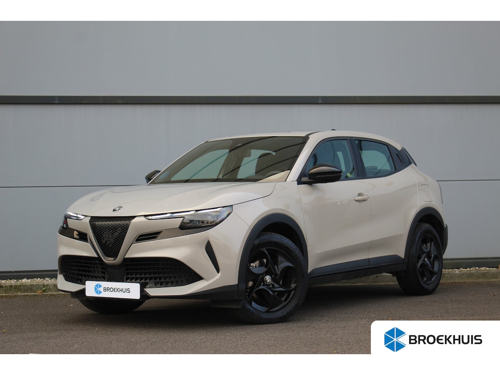 Alfa Romeo Junior 1.2 Turbo Hybrid Ibrida | Adaptive Cruise | Carplay | LED | LMV | Keyless | Climate Controle | PDC | | Adaptive Cruise | Carplay | LED | LMV | Keyless | Climate Controle | PDC |